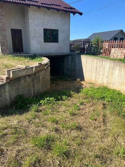 Casă cu 4 camere în Măgura