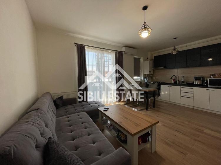 Apartament cu 3 camere semidecomandat, mobilat în Turnișor