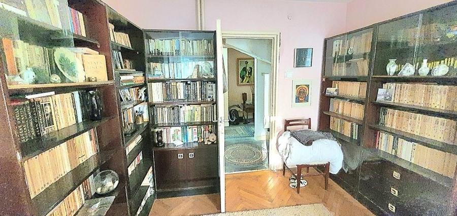 Apartament cu 3 camere decomandat în Vest
