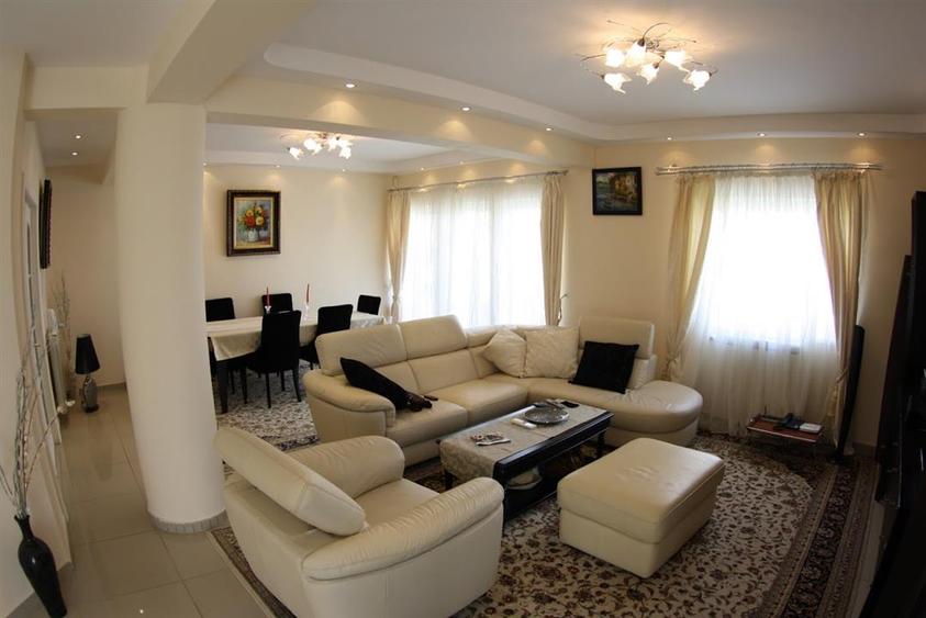 Casă cu 5 camere cu Teren 770 Mp în Pipera