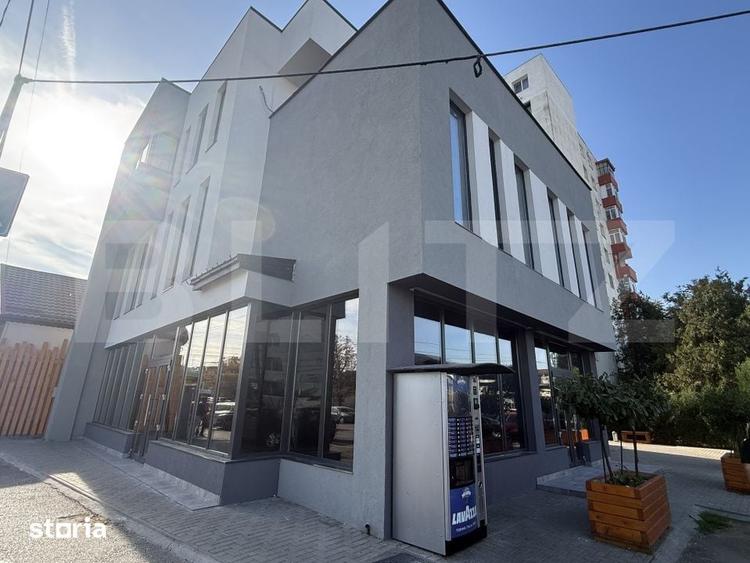 Spațiu comercial, de 192 mp, în Micro 6