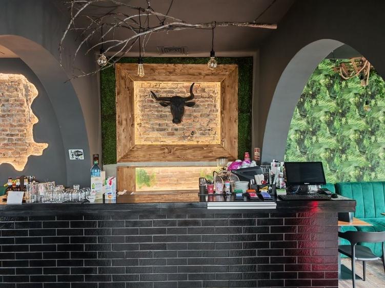 Afacere la cheie, Restaurant 40 000e - 5