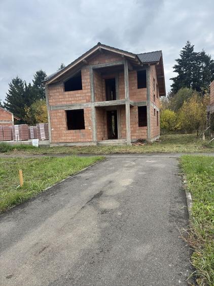 Casă cu 4 camere în Central