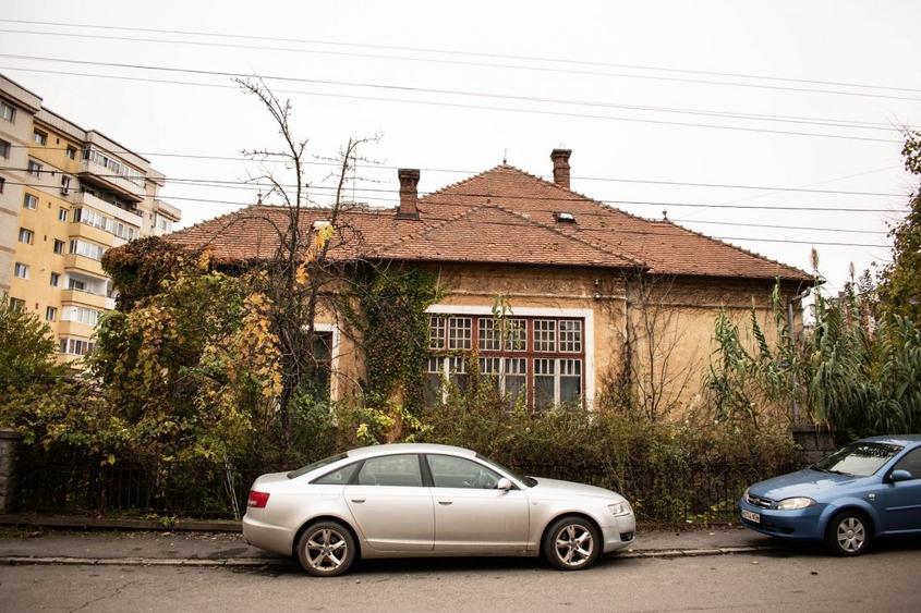 Casă cu 4 camere cu Teren 1081 Mp în 22 Decembrie