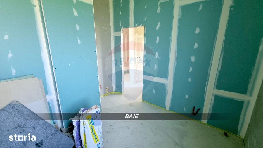 Casă cu 5 camere cu Teren 900 Mp în Recea