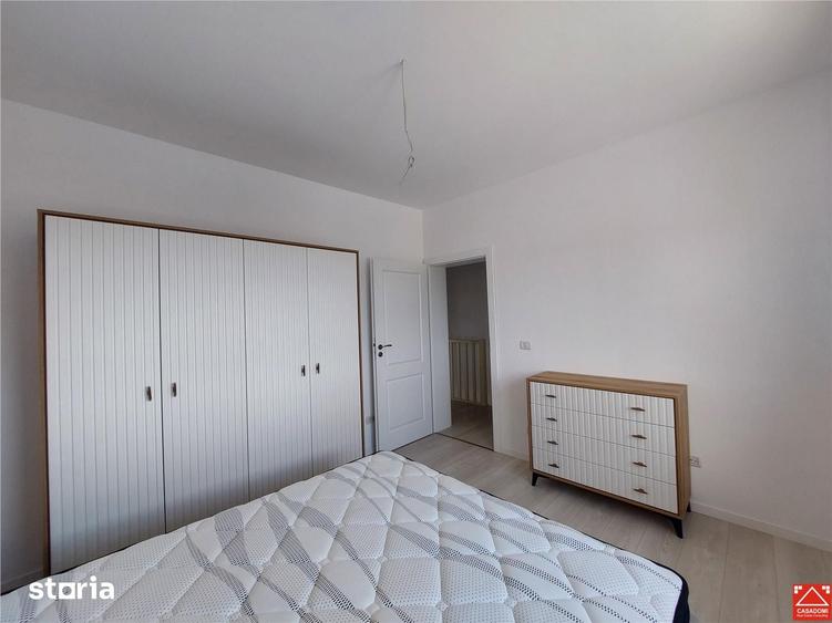 Casă cu 4 camere cu Teren 400 Mp în Vladimirescu