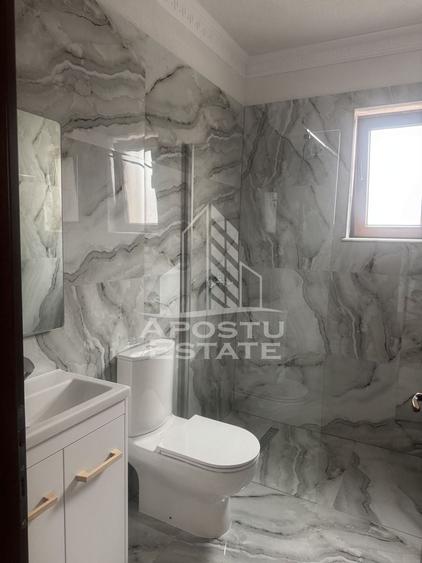 Casă individuală cu 4 camere cu Canalizare în Ghiroda