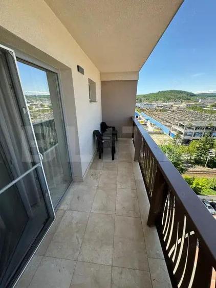 Apartament cu 2 camere semidecomandat, mobilat în Central