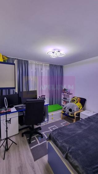 Apartament cu 3 camere decomandat în P-ța Reșița