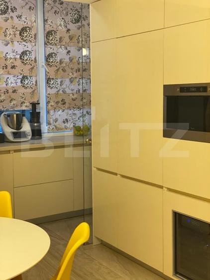 Apartament cu 4 camere semidecomandat, mobilat în Plopilor