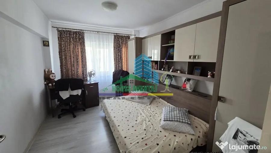 Apartament cu 3 camere decomandat în Brăilei