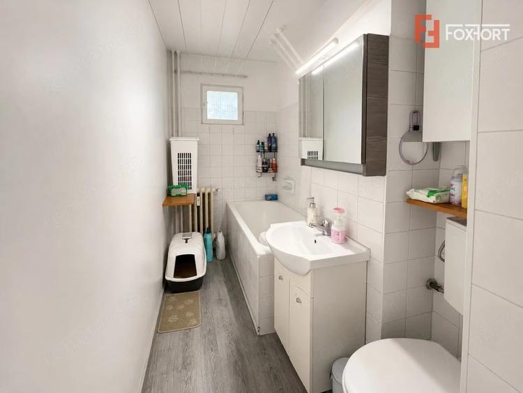 Apartament cu 3 camere semidecomandat în Circumvalațiunii