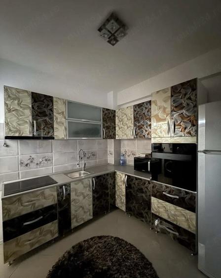 Apartament cu 3 camere decomandat în Negru Vodă