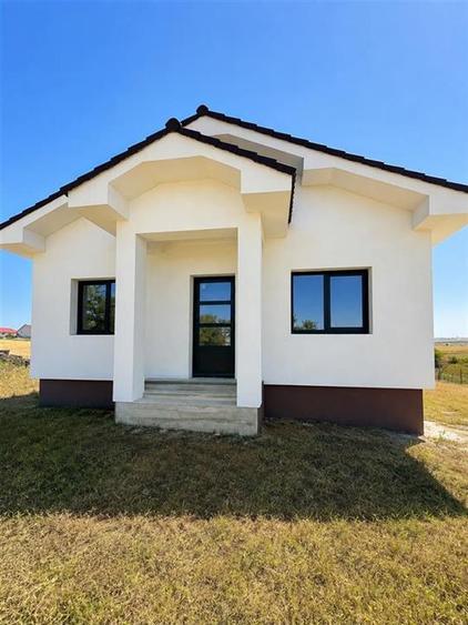 Casă cu 4 camere cu Teren 485 Mp în Sânmartin