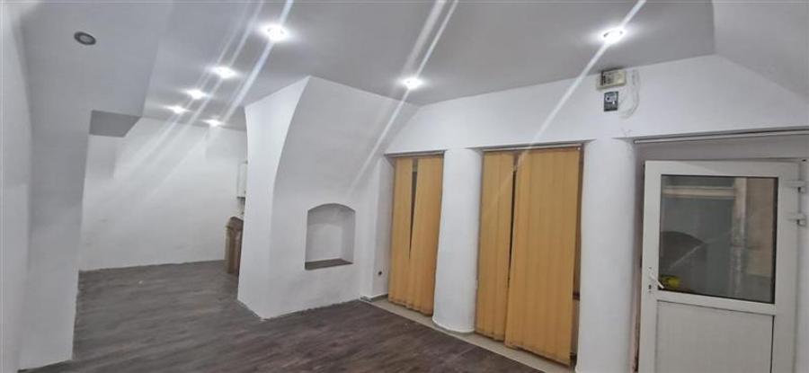 Spațiu comercial, de 36 mp, în Central