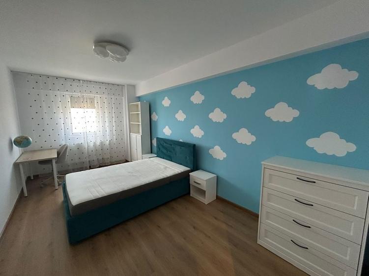 Apartament cu 3 camere semidecomandat în Antiaeriană