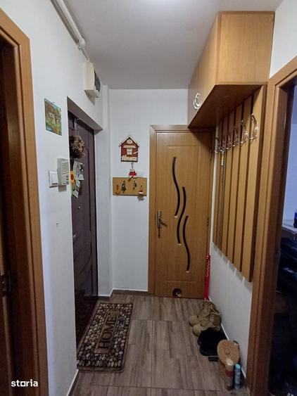 Apartament cu 3 camere decomandat în Dâmbu Pietros