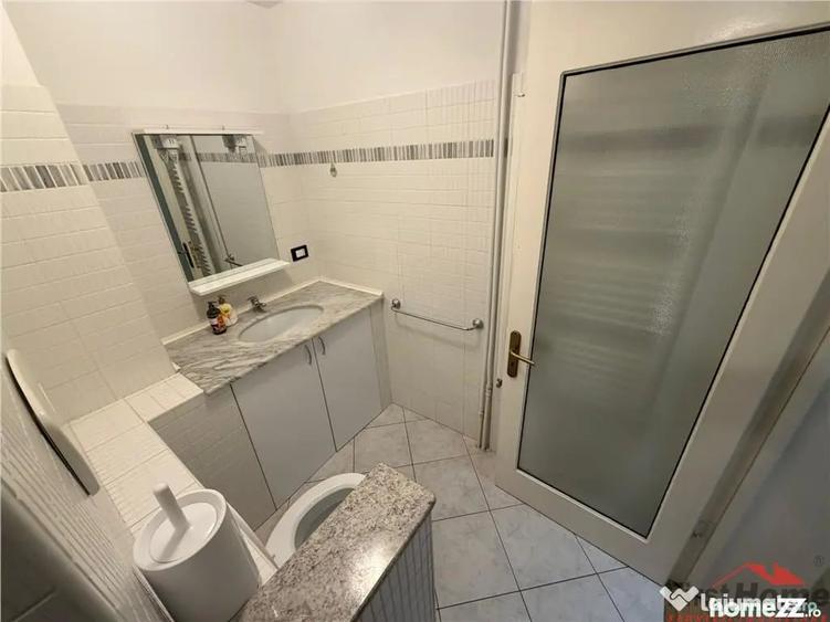 Apartament cu 4 camere decomandat în Central