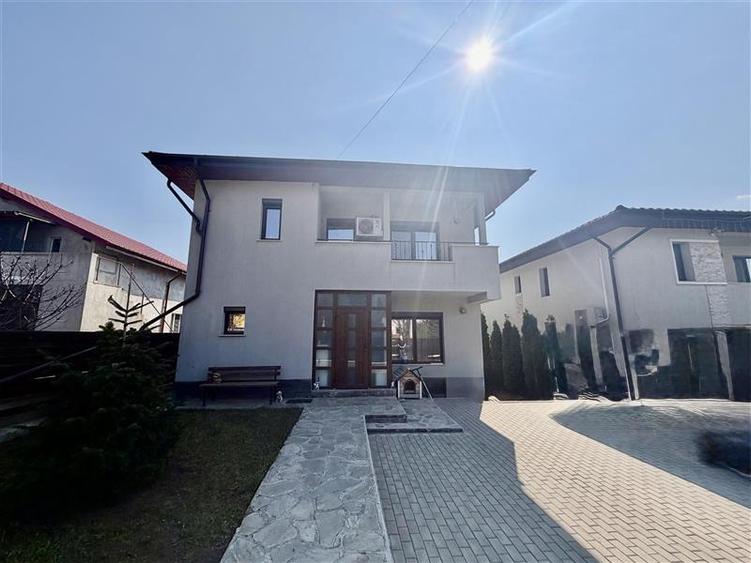 Casă individuală cu 4 camere cu Canalizare în Miroslava