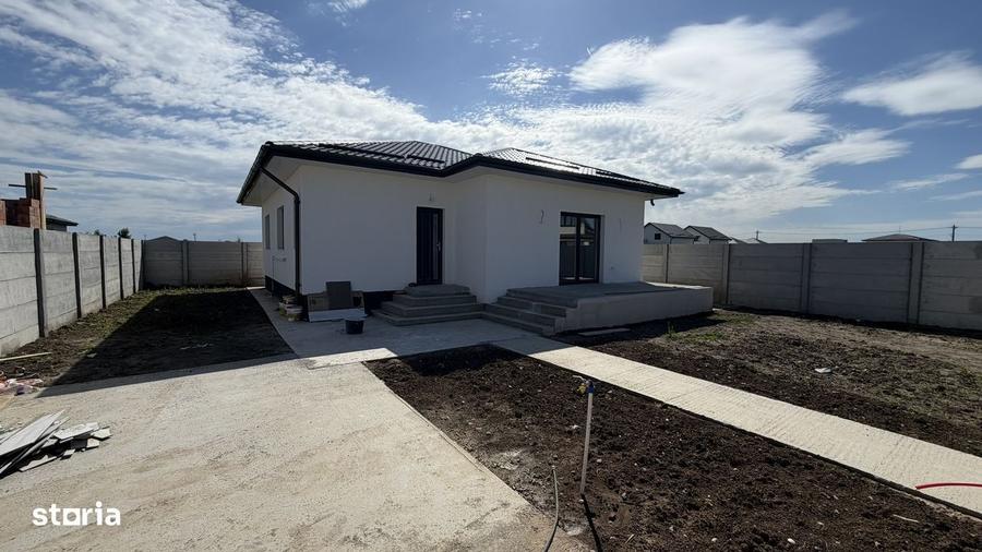 Casă cu 4 camere cu Teren 350 Mp în Clinceni