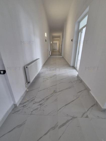 Casă individuală cu 16 camere cu Canalizare în Ultracentral