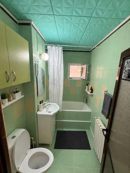 Apartament cu 2 camere semidecomandat, mobilat în Craiovița Nouă