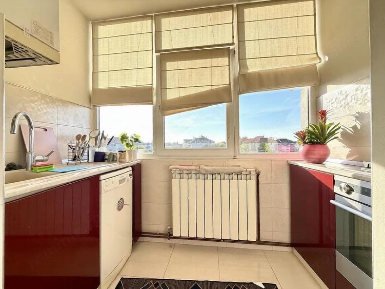 Apartament cu 3 camere decomandat în Lunei