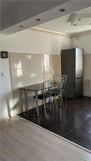 Apartament cu 2 camere decomandat, mobilat în Lipovei