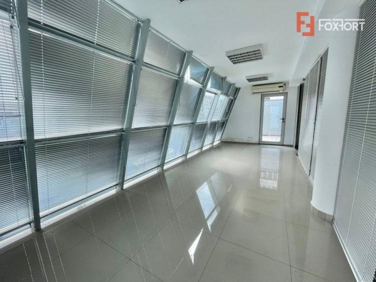 Spațiu comercial, de 585 mp, în Simion Bărnuțiu