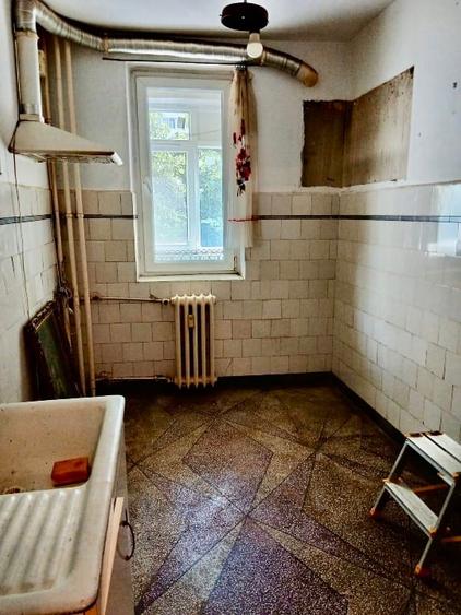 Apartament cu 3 camere decomandat în Colentina