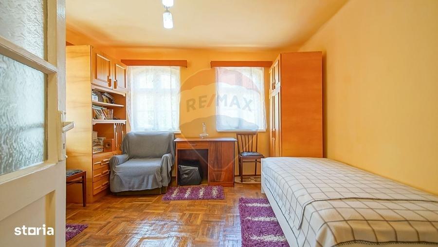Casă cu 3 camere în Schei