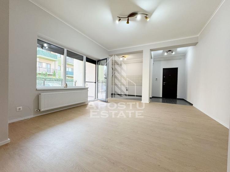 Apartament cu 3 camere semidecomandat în Braytim
