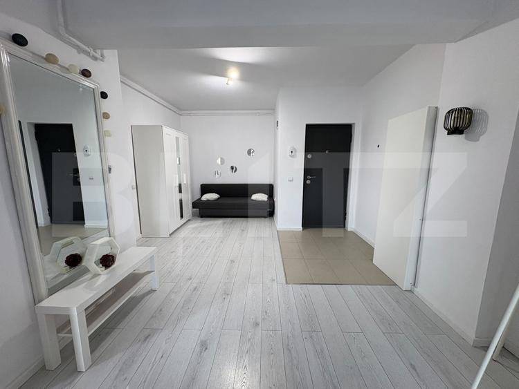 Apartament cu 2 camere semidecomandat, mobilat în Mărăști