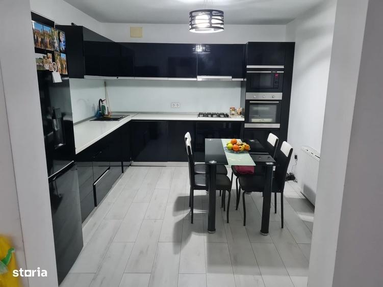 Casă cu 4 camere în Ghiroda