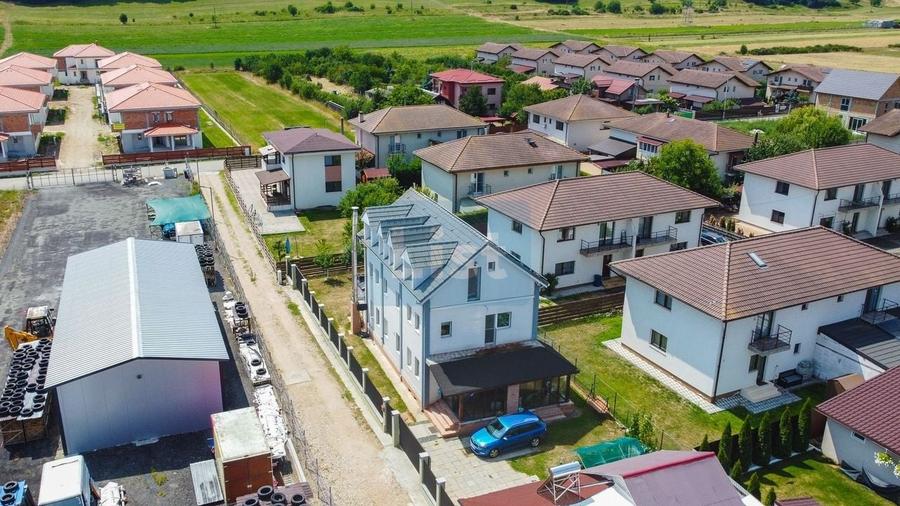 Casă cu 6 camere cu Canalizare în Gilău