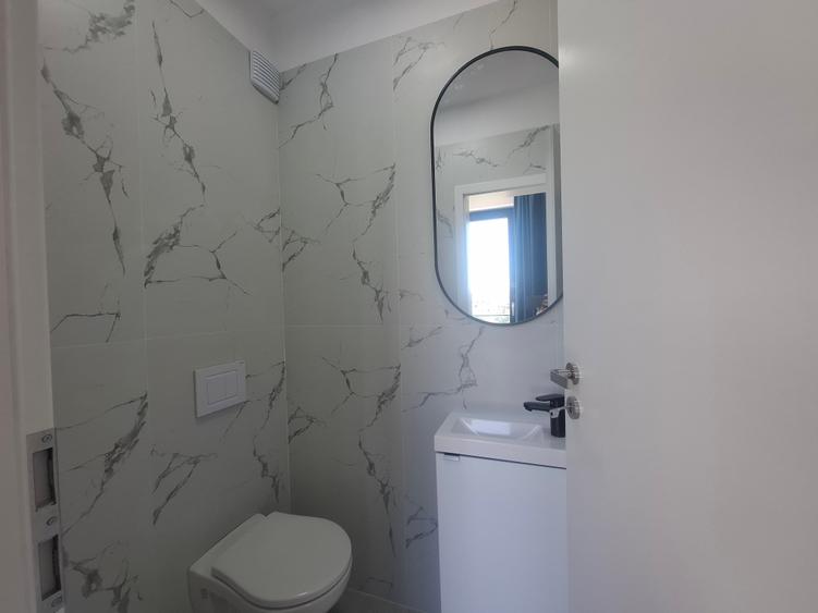 Penthouse cu 3 camere decomandat în Prelungirea Ghencea