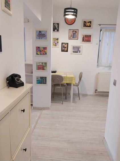 Apartament cu 3 camere decomandat în Drumul Taberei