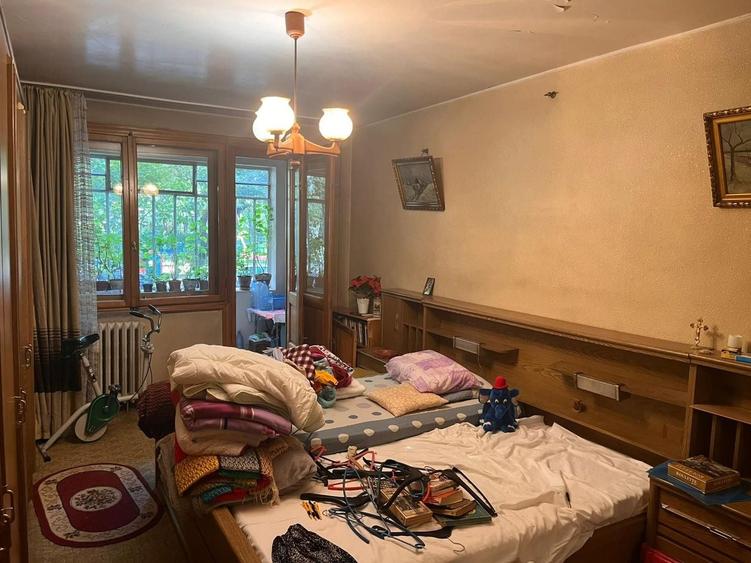 Apartament cu 3 camere decomandat în Tineretului