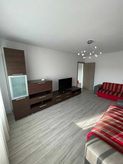 Apartament cu 3 camere decomandat în Soarelui