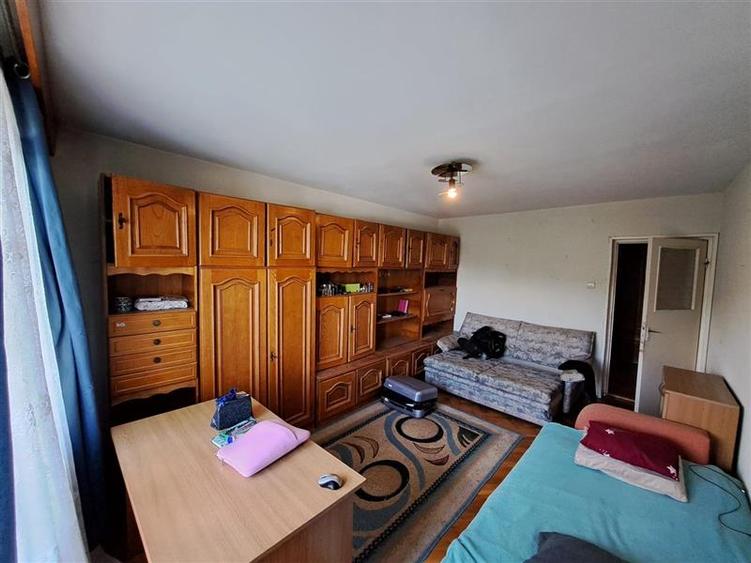 Apartament cu 3 camere decomandat, mobilat în Mănăștur