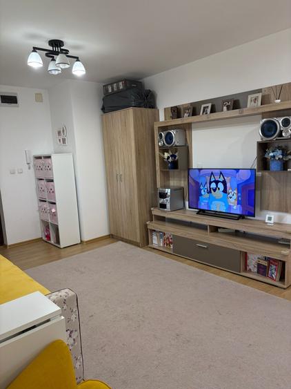 Apartament cu 3 camere semidecomandat, mobilat în Giroc — fotografia 3