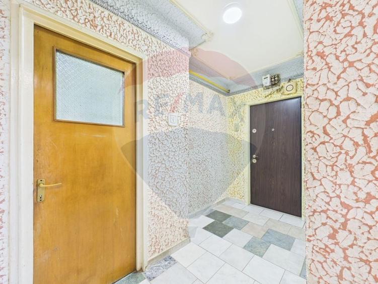 Apartament cu 3 camere decomandat în Giurgiului