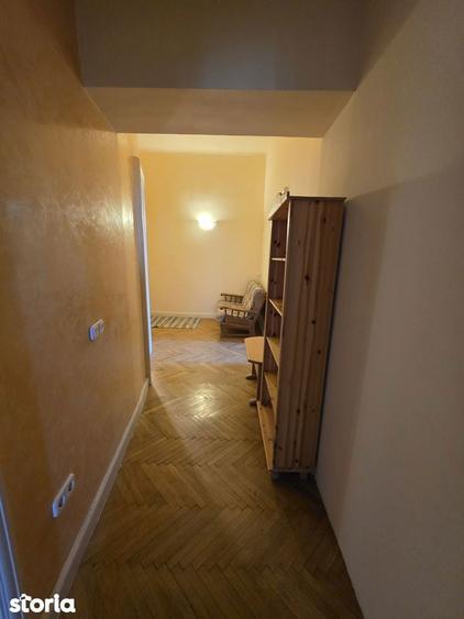 Apartament cu 2 camere decomandat în P-ța Victoriei