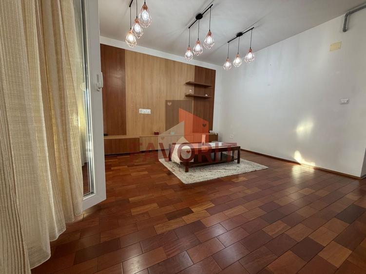 Duplex cu 4 camere cu Canalizare în Aradului