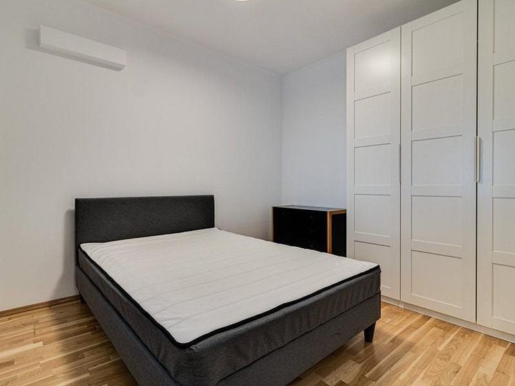 Apartament cu 3 camere semidecomandat, mobilat în Băneasa