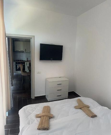 Apartament cu 3 camere semidecomandat în Nord