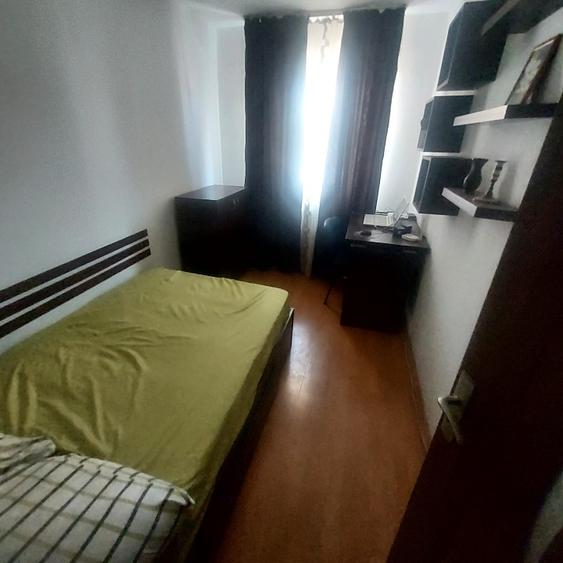 Apartament cu 4 camere decomandat în Păcurari