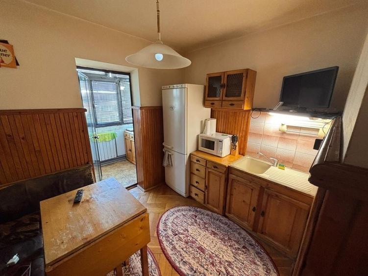 Apartament cu 3 camere decomandat în Alfa