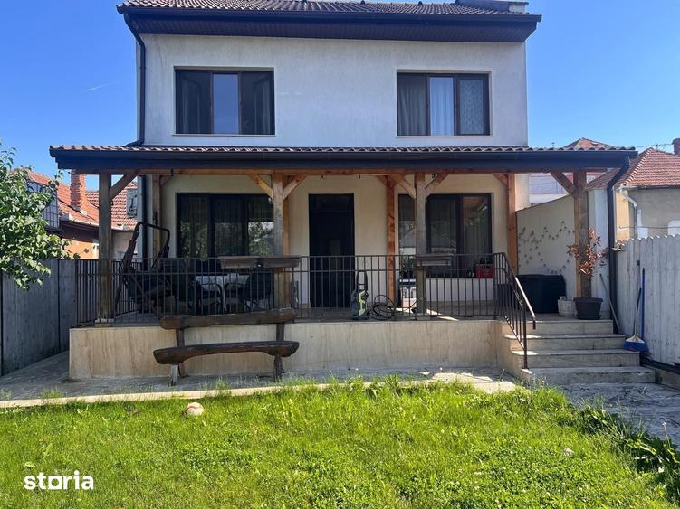 Casă cu 4 camere cu Teren 356 Mp în Exterior Vest