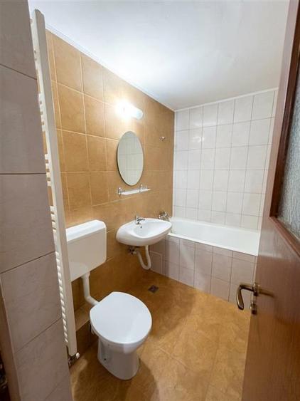 Apartament cu 3 camere decomandat în Dacia
